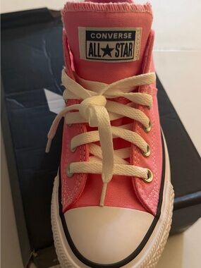Converse All Star Pink Low-Top Canvas Sneaker